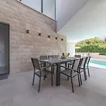 Luxury 3 With Private Pool, Jacuzzi And Gym By The On Ciovo - Okrug Donji *