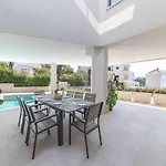 Luxury 3 With Private Pool, Jacuzzi And Gym By The On Ciovo - Okrug Donji
