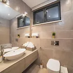 Villa Luxury 3 With Private Pool, Jacuzzi And Gym By The On Ciovo - Okrug Donji *