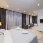 Villa Luxury 3 With Private Pool, Jacuzzi And Gym By The On Ciovo - Okrug Donji *