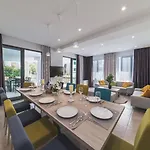 Luxury 3 With Private Pool, Jacuzzi And Gym By The On Ciovo - Okrug Donji Villa *