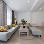 Luxury 3 With Private Pool, Jacuzzi And Gym By The On Ciovo - Okrug Donji Trogir