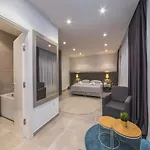 Luxury 3 With Private Pool, Jacuzzi And Gym By The On Ciovo - Okrug Donji Villa Trogir