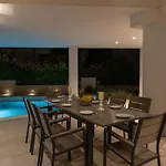 Luxury 3 With Private Pool, Jacuzzi And Gym By The On Ciovo - Okrug Donji *