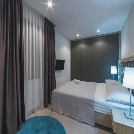 Luxury 3 With Private Pool, Jacuzzi And Gym By The On Ciovo - Okrug Donji Villa
