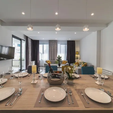 Luxury 3 With Private Pool, Jacuzzi And Gym By The On Ciovo - Okrug Donji Villa *