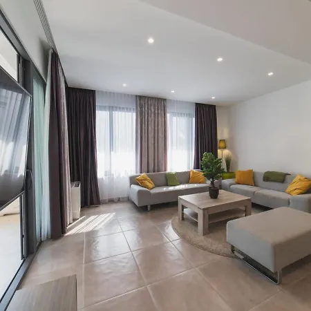 Villa Luxury 3 With Private Pool, Jacuzzi And Gym By The On Ciovo - Okrug Donji Trogir