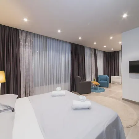 Villa Luxury 3 With Private Pool, Jacuzzi And Gym By The On Ciovo - Okrug Donji *