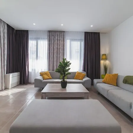Luxury 3 With Private Pool, Jacuzzi And Gym By The On Ciovo - Okrug Donji Villa *