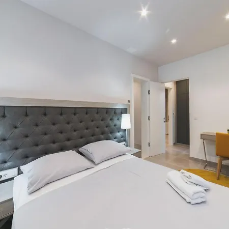 Luxury 3 With Private Pool, Jacuzzi And Gym By The On Ciovo - Okrug Donji Villa