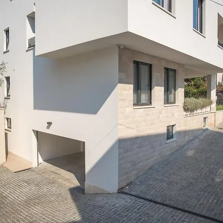 Villa Luxury 3 With Private Pool, Jacuzzi And Gym By The On Ciovo - Okrug Donji *